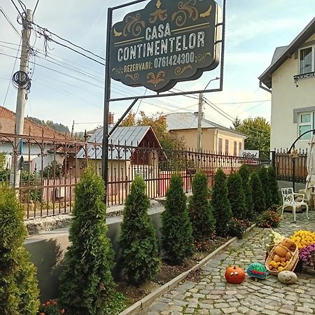 ホテル Casa Continentelor クンプルング エクステリア 写真